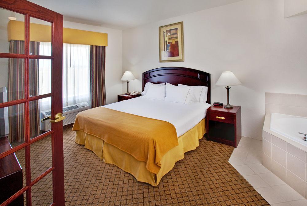 Holiday Inn Express & Suites Le Mars By Ihg Buitenkant foto