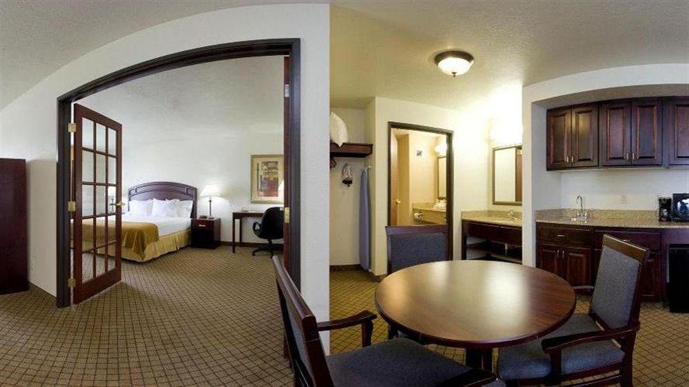 Holiday Inn Express & Suites Le Mars By Ihg Buitenkant foto