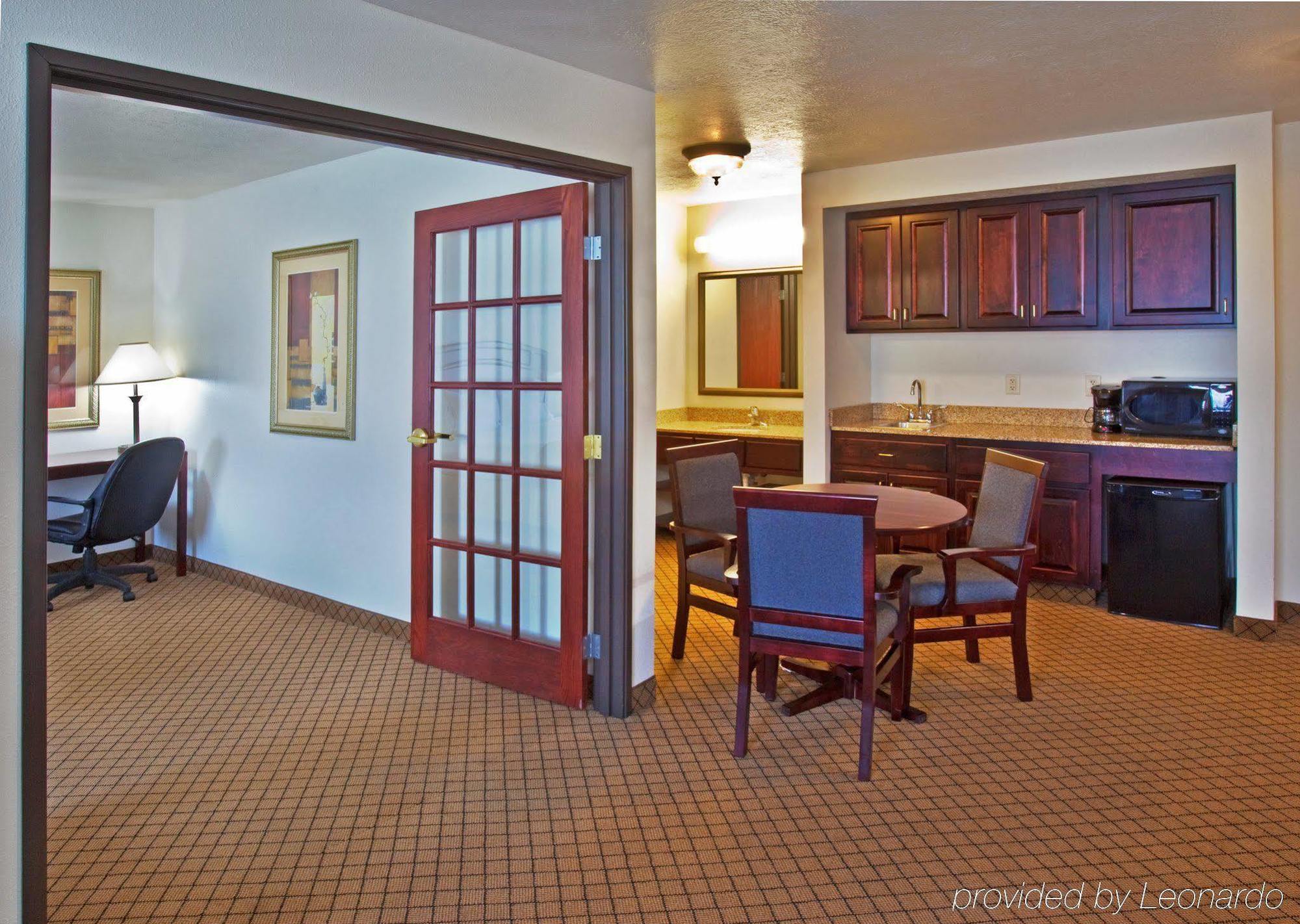 Holiday Inn Express & Suites Le Mars By Ihg Kamer foto
