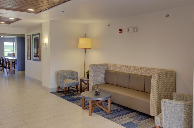 Holiday Inn Express & Suites Le Mars By Ihg Buitenkant foto